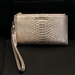 MICHAEL KORS 32S8GFDW4E SOFT PINK WRISTLET LEATHER